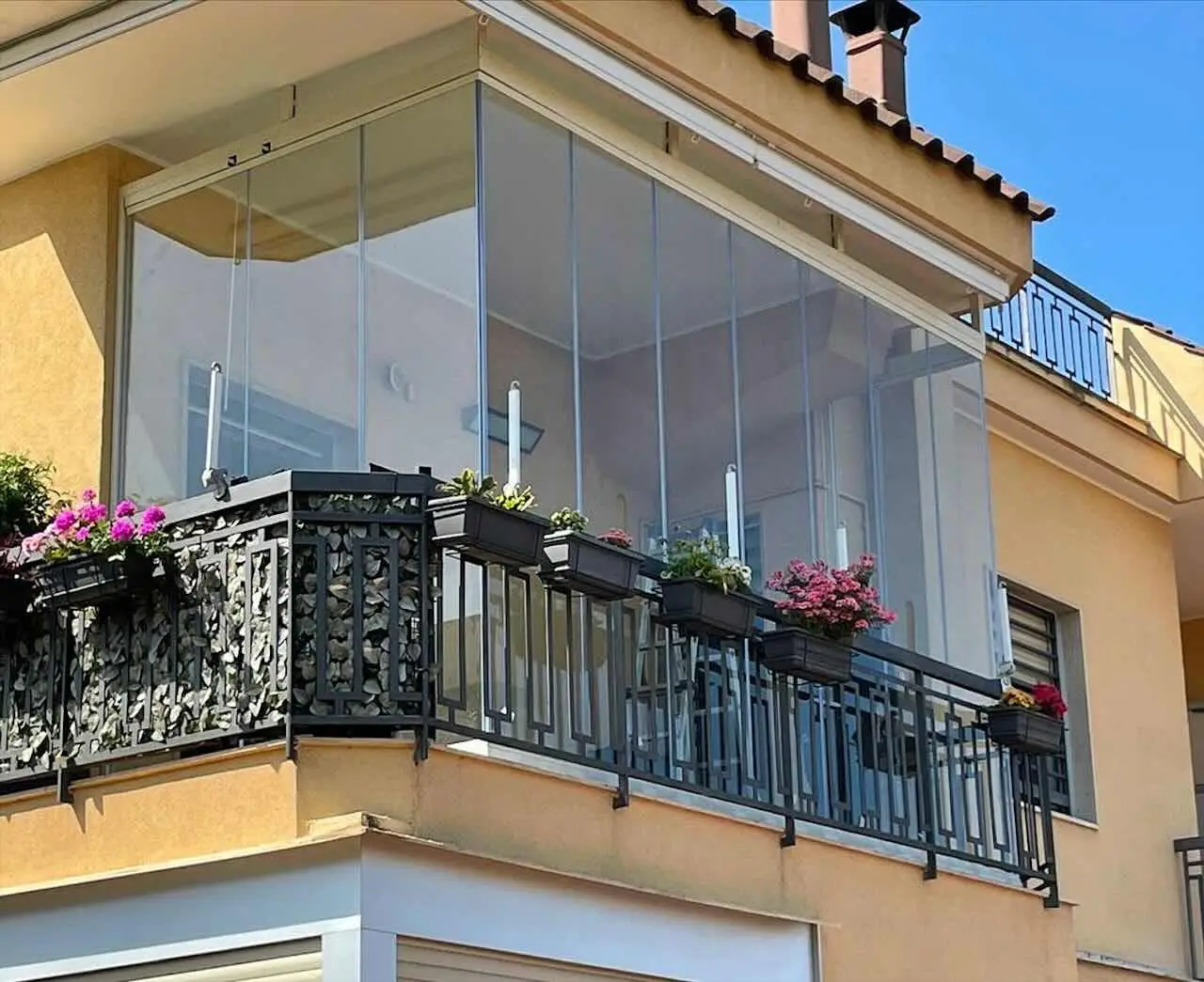 Come creare privacy in balcone senza rinunciare alla luce naturale Come creare privacy in balcone senza rinunciare alla luce naturale