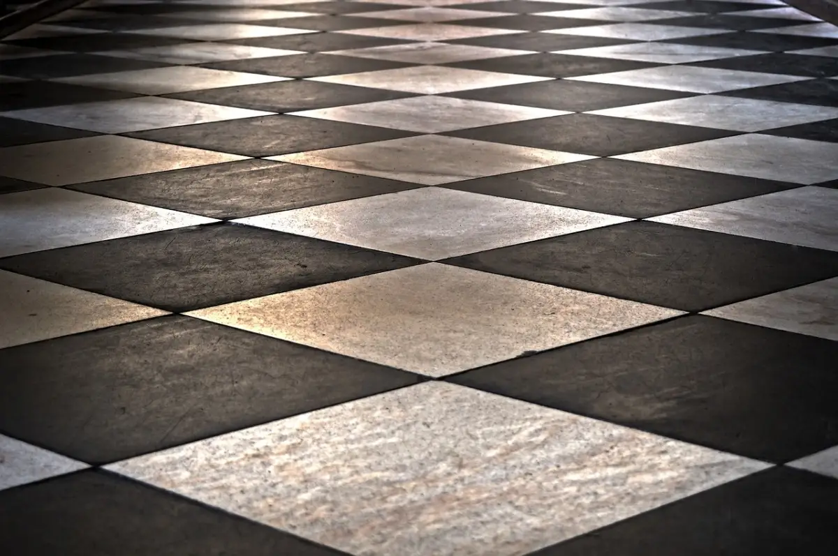 Materiali per pavimentare il terrazzo: vantaggi e svantaggi spiegati dall’architetto Materiali per pavimentare il terrazzo: vantaggi e svantaggi spiegati dall’architetto