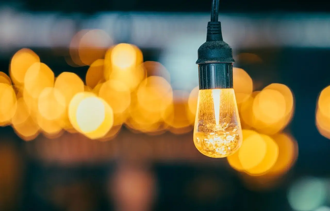 Soluzioni per illuminare il balcone senza aumentare i consumi: i consigli del lighting designer Soluzioni per illuminare il balcone senza aumentare i consumi: i consigli del lighting designer